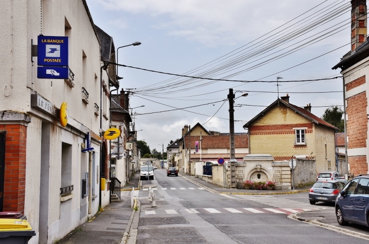 Le Village - Crouy