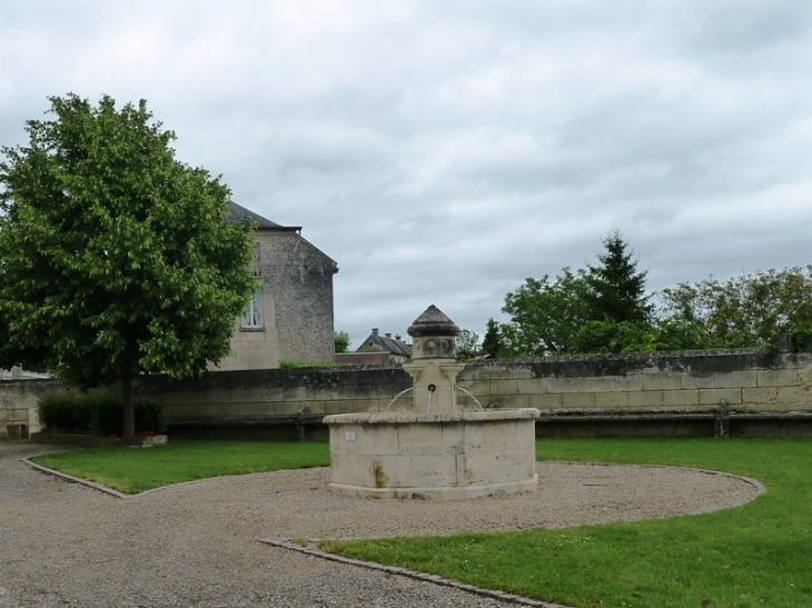 Fontaine - Dommiers