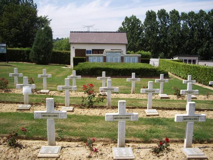 Le cimetière militaire - Effry