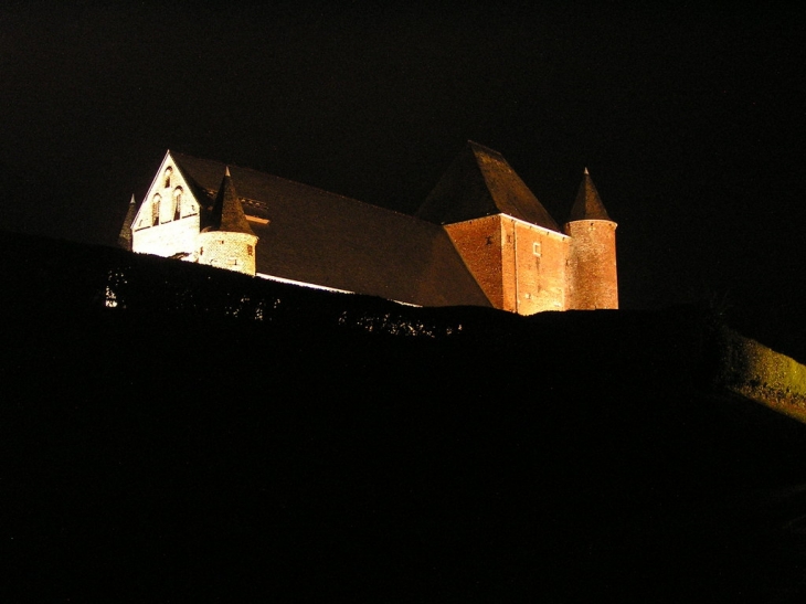 Englancourt by night