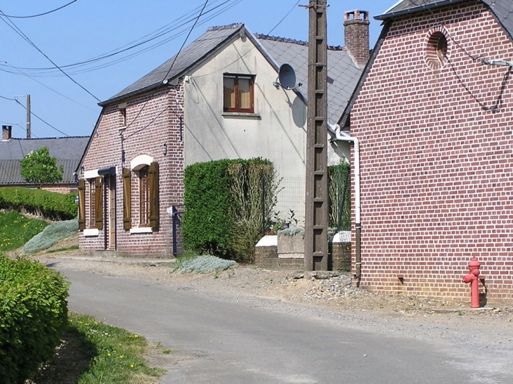 Rue de l' église - Englancourt