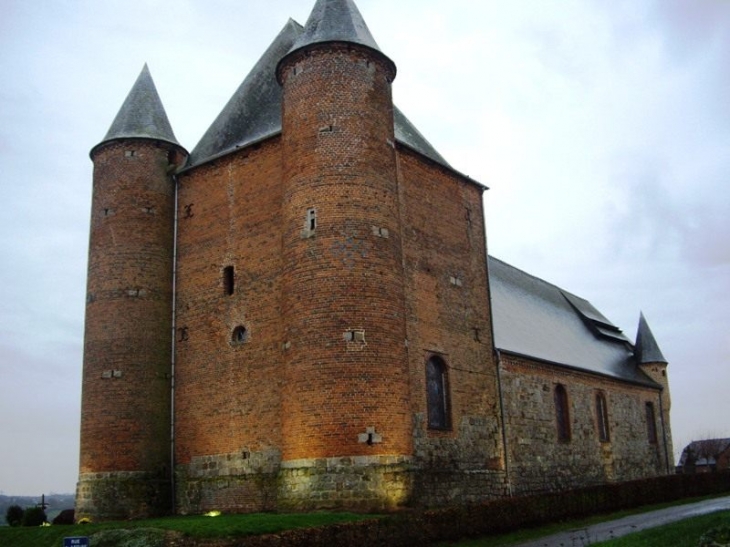 L'église fortifiée - Englancourt