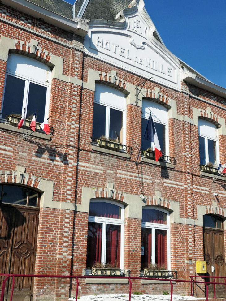 L'hôtel de ville - Étreux