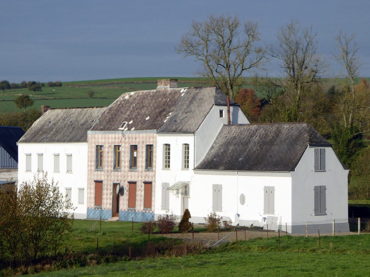 Derrière les maisons de la rue Basse - Franqueville