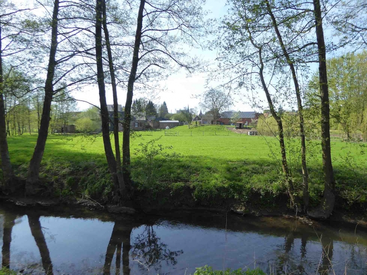 Le village au bord de l'Iron