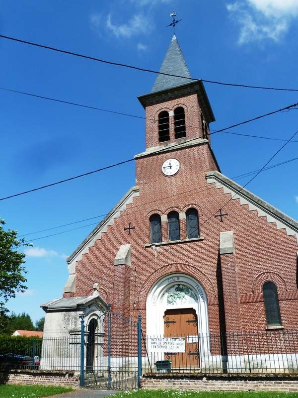 L'entrée de l'église - Jeancourt