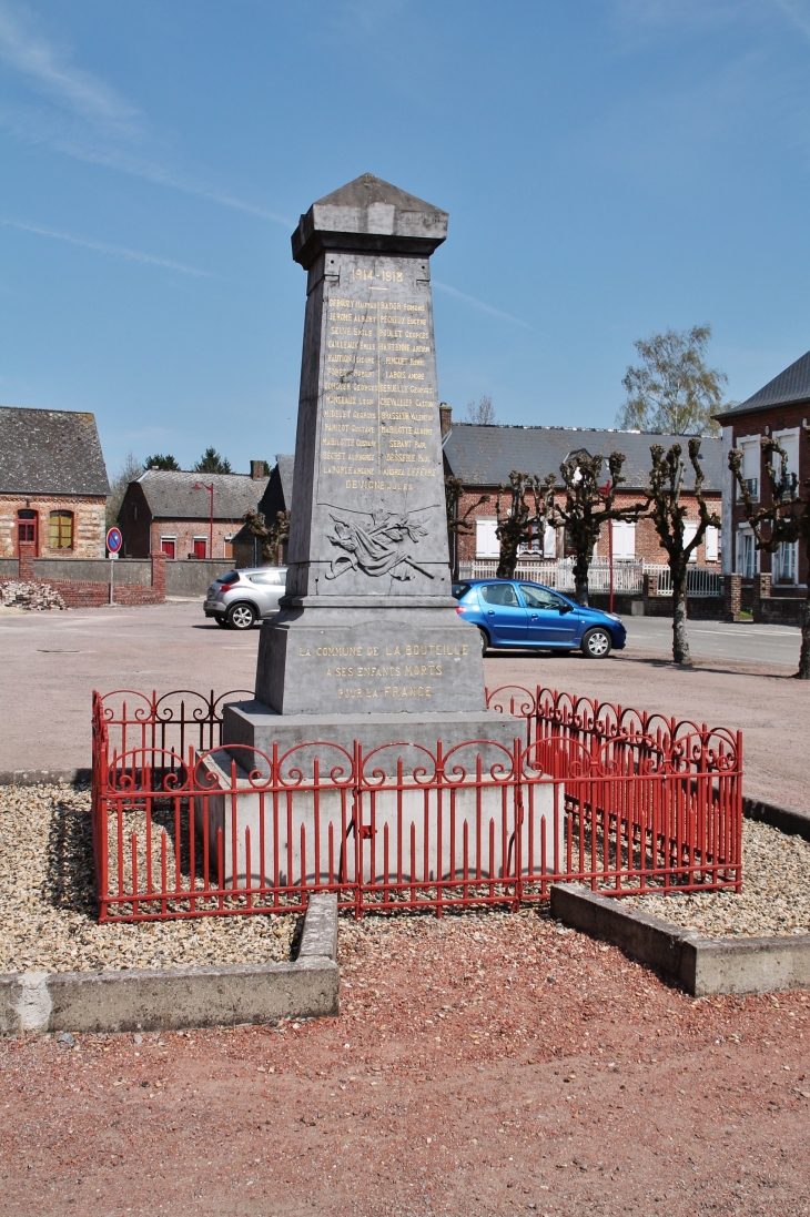 Monument aux Morts - La Bouteille