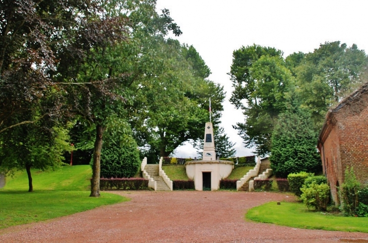 Monument aux Morts - La Capelle