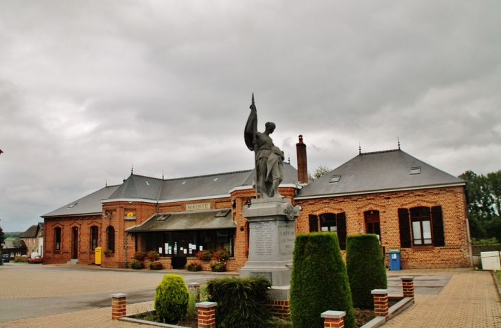 Monument aux Morts - La Capelle