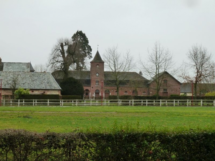 Le haras du champ de course - La Capelle