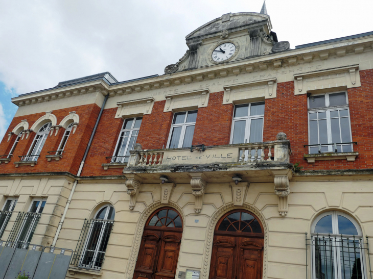 L'hôtel de ville - La Capelle