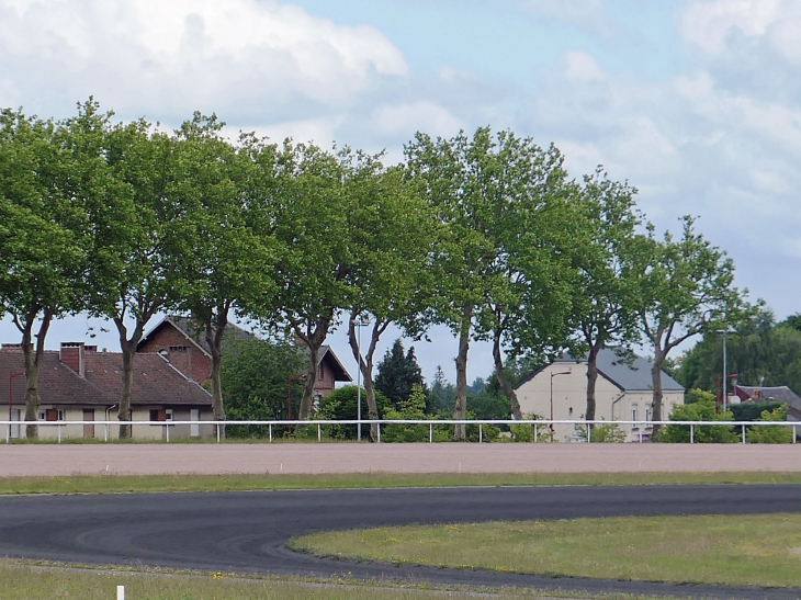 L'hippodrome : anneau de vitesse - La Capelle