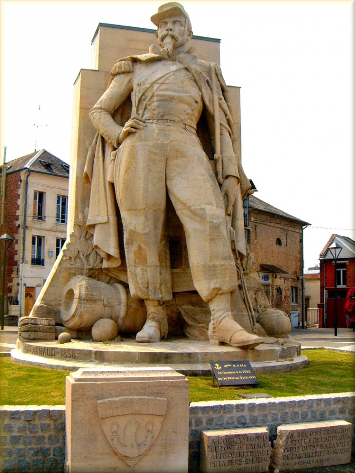 L'artilleur sur la place de l'Europe - La Fère