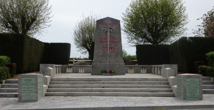 La pierre d'Haudroy : monument de l'Armistice 1918 - La Flamengrie