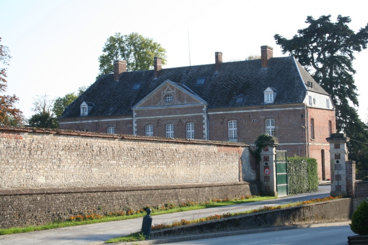 Le chateau - La Neuville-Bosmont