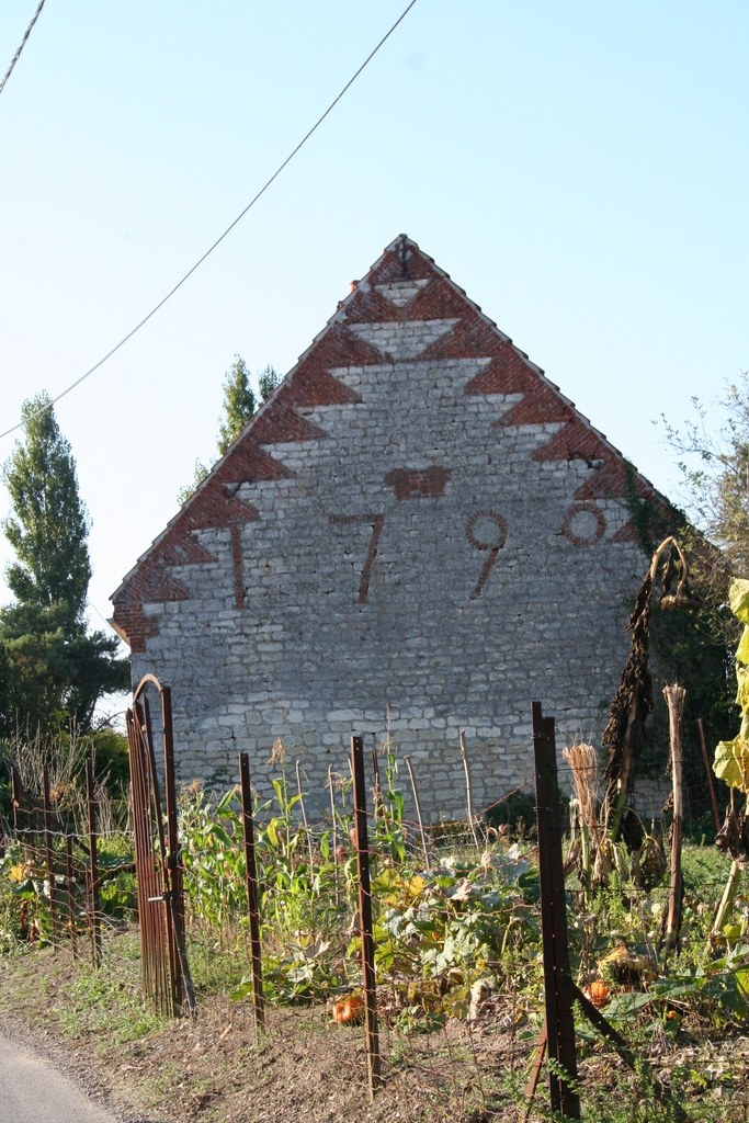 Beau pignon Rue de Marle - La Neuville-Bosmont