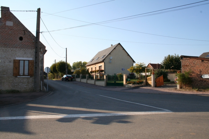 Rue d'Eraucourt - La Neuville-Bosmont