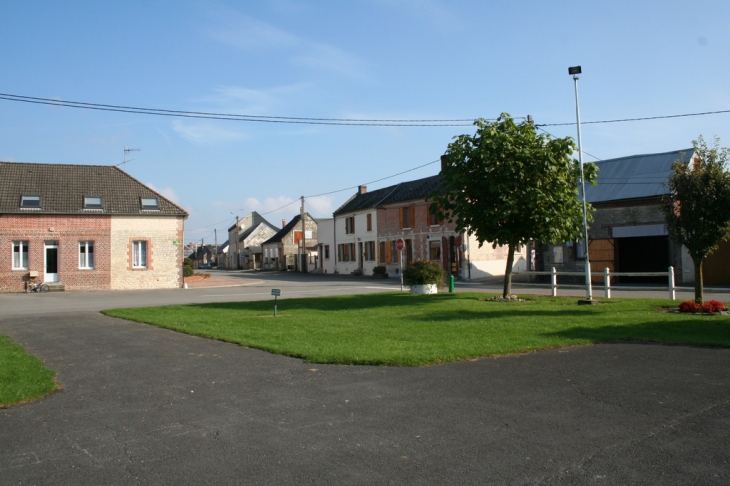 Vue prise de la salle des fêtes - La Neuville-Bosmont