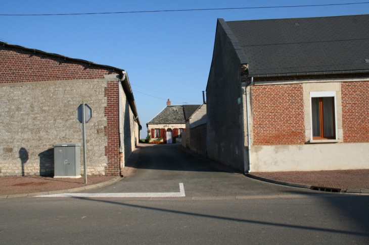 Rue de l'église - La Neuville-Bosmont