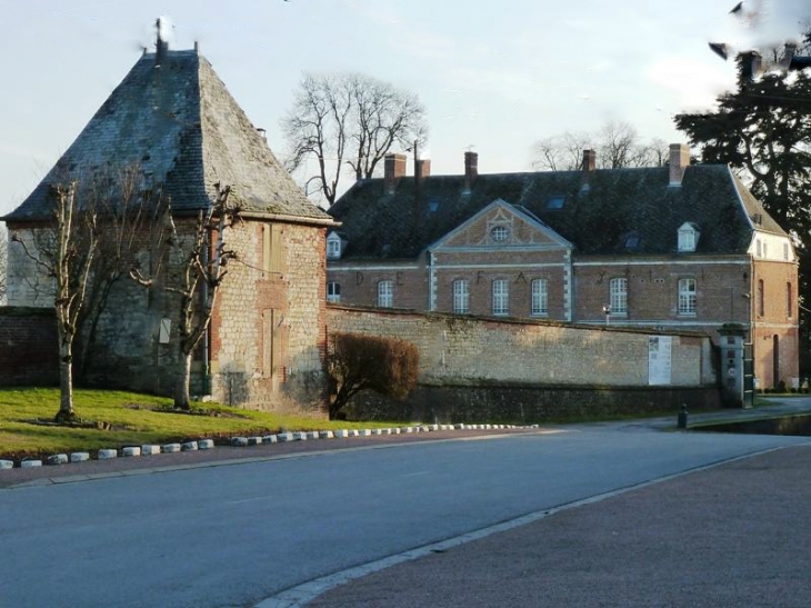 Le château - La Neuville-Bosmont