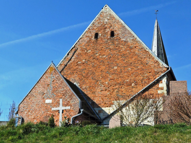 Le chevet de l'église - La Neuville-lès-Dorengt