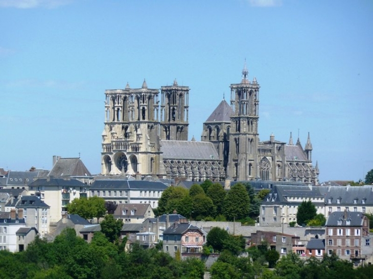 Vue sur la cathédrale - Laon