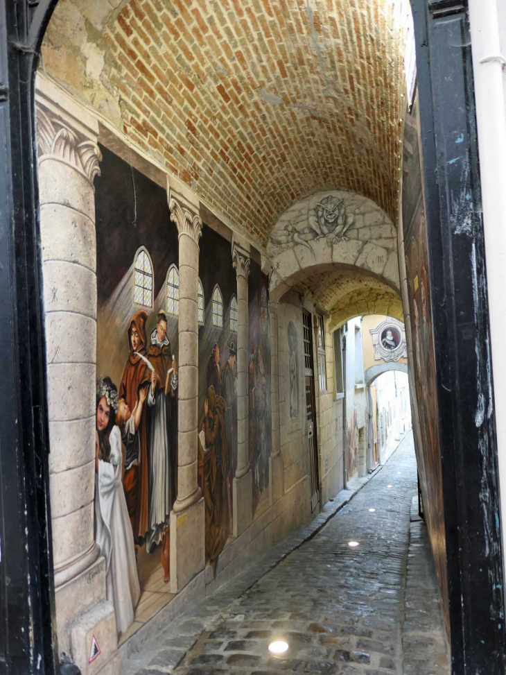 Ruelle des Neufliers : fresque de Pierre Grenier - Laon