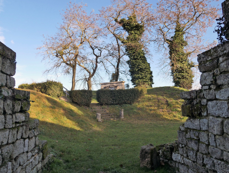 Dans la citadelle au dessus des souterrains - Laon