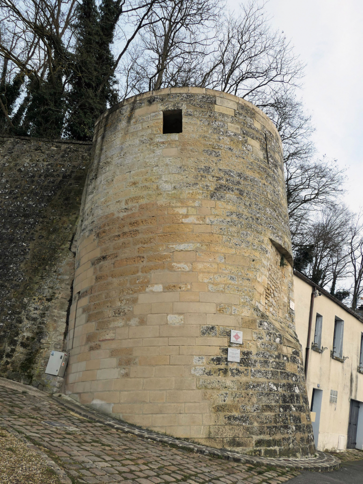 Randonnée autour des remparts : la tour penchée - Laon