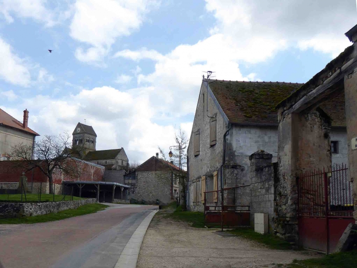 Dans le village - Latilly