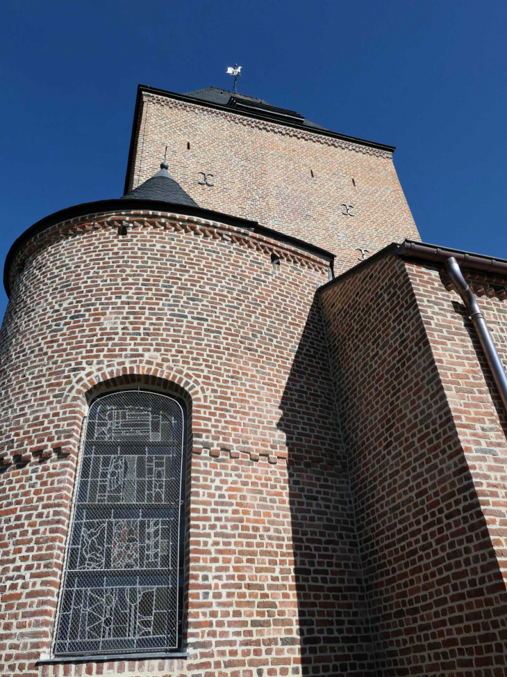 Le donjon et l'une des tours - Lerzy