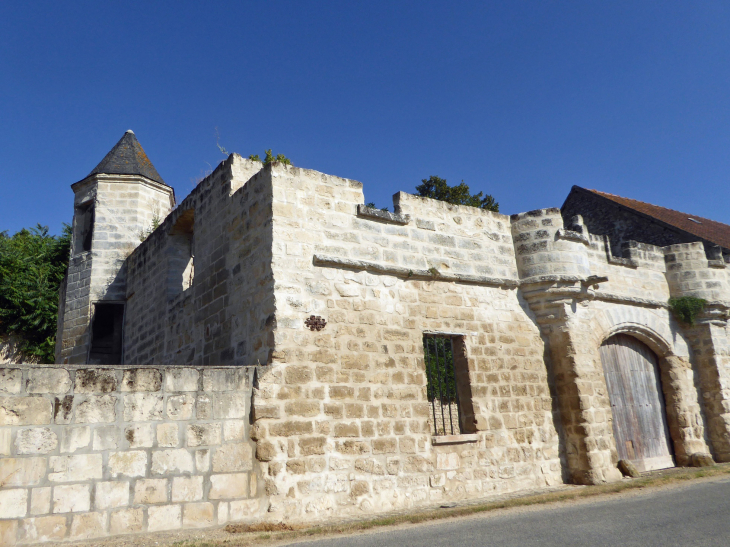 Maison forte - Lesges