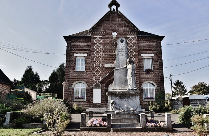 Monument-aux-Morts - Levergies