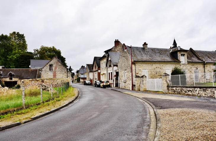 Le Village - Lizy