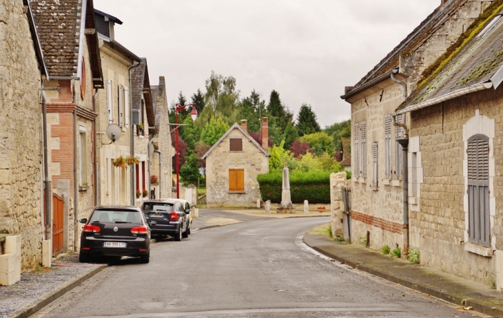 Le Village - Lizy