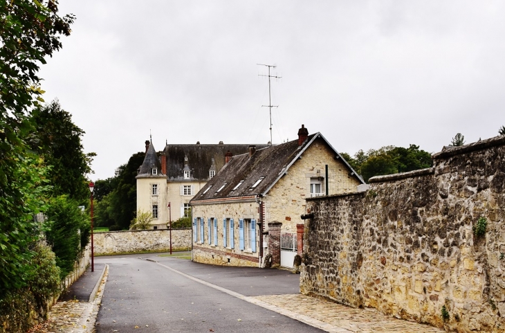 Le Village - Lizy