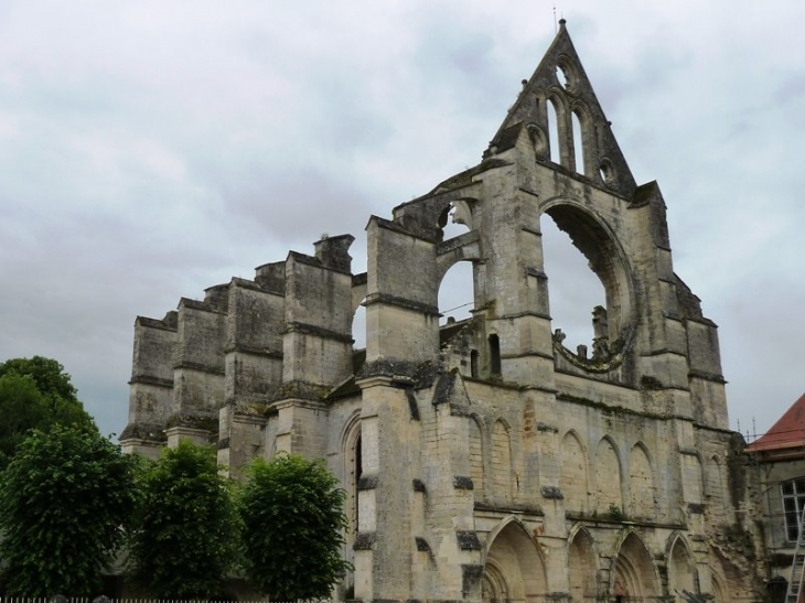 L'ancienne église abbatiale - Longpont