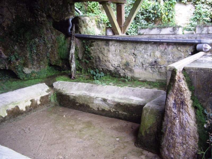 Lavoir - Longueval-Barbonval