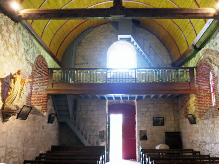 L'intérieur de l'église - Marfontaine
