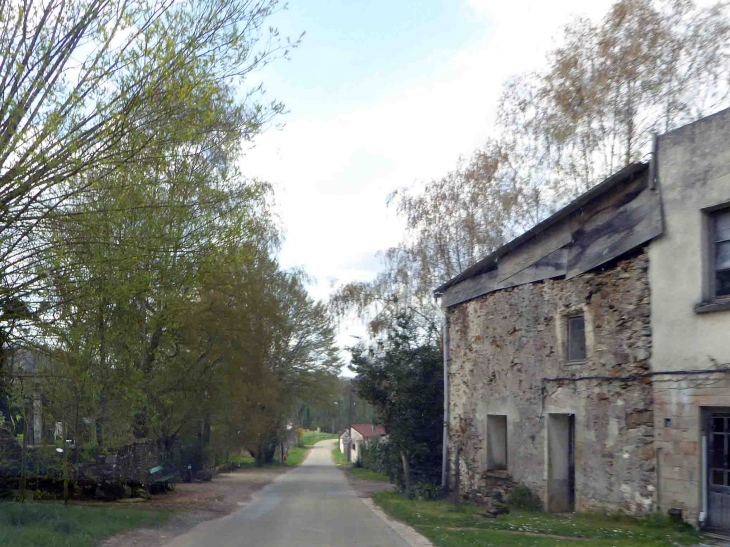 Ecoute s'il pleut : hameau - Marigny-en-Orxois