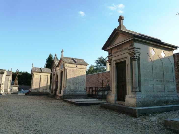 Le cimetière - Mesnil-Saint-Laurent