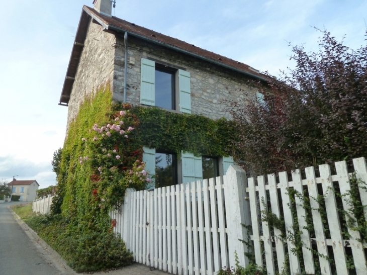 Maison du village - Monnes