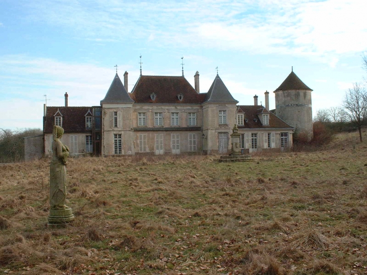 Le château de la Doultre (face arrière) - Montfaucon