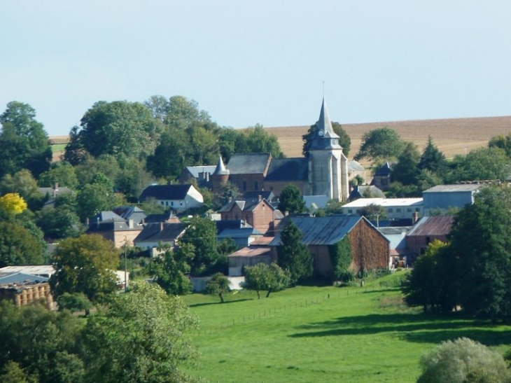 Vue sur le village - Nampcelles-la-Cour