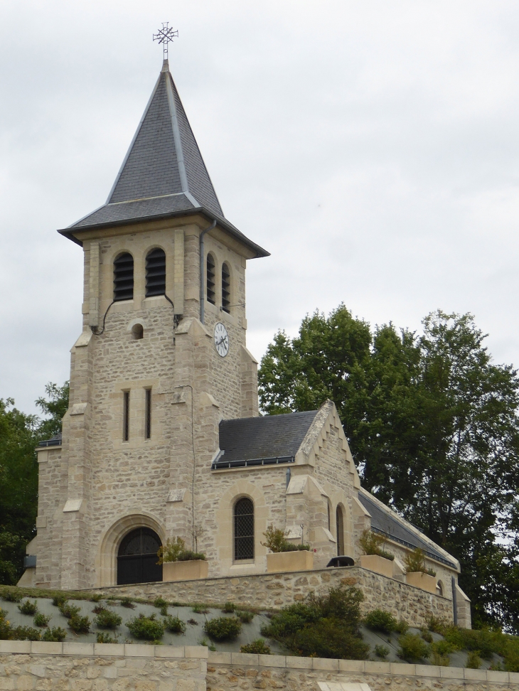 L'église - Neuville-sur-Ailette