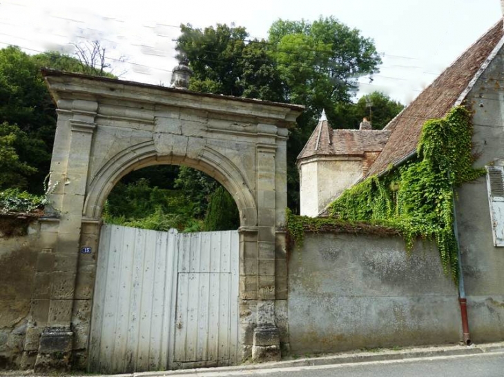 Porche de vendangeoir - Orgeval