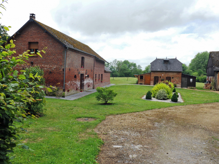 Maison dans le village - Parfondeval