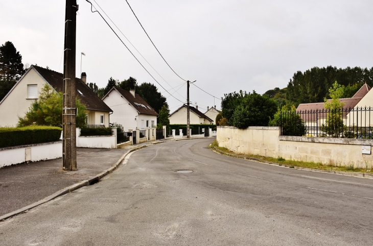 Le Village - Pasly