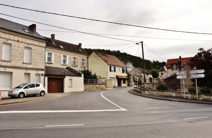 Le Village - Pommiers