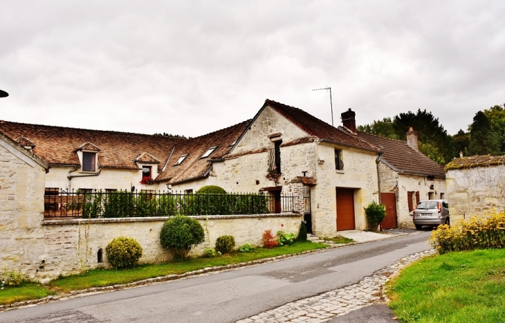 Le Village - Presles-et-Thierny